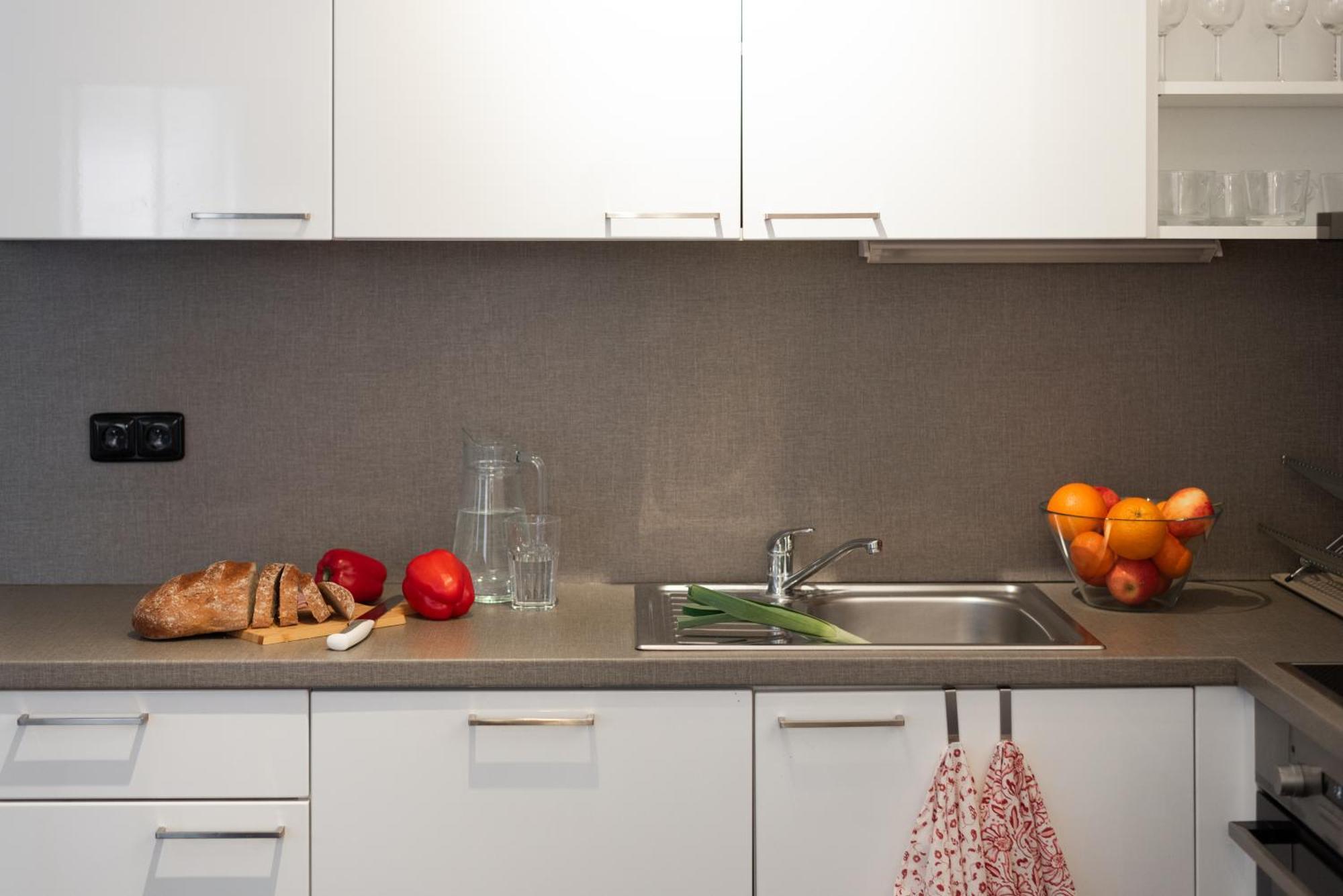 Apartments With Large Balcony, Parking פראג מראה חיצוני תמונה