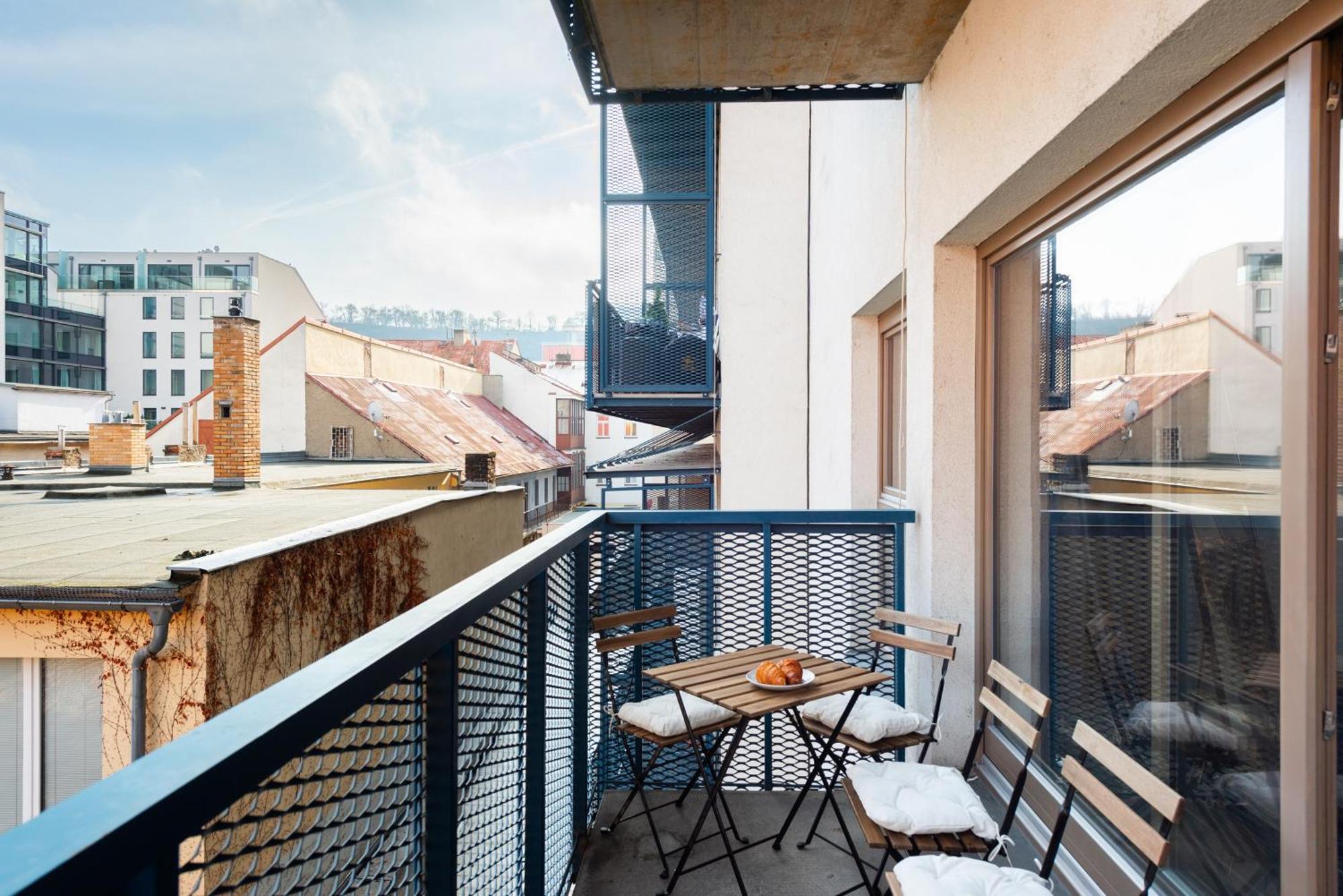 Apartments With Large Balcony, Parking פראג מראה חיצוני תמונה